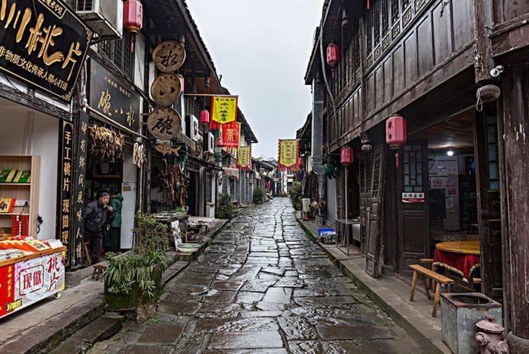 撕掉之前的标签,“外卖诗人”王计兵第三本诗集《低处飞行》出版
